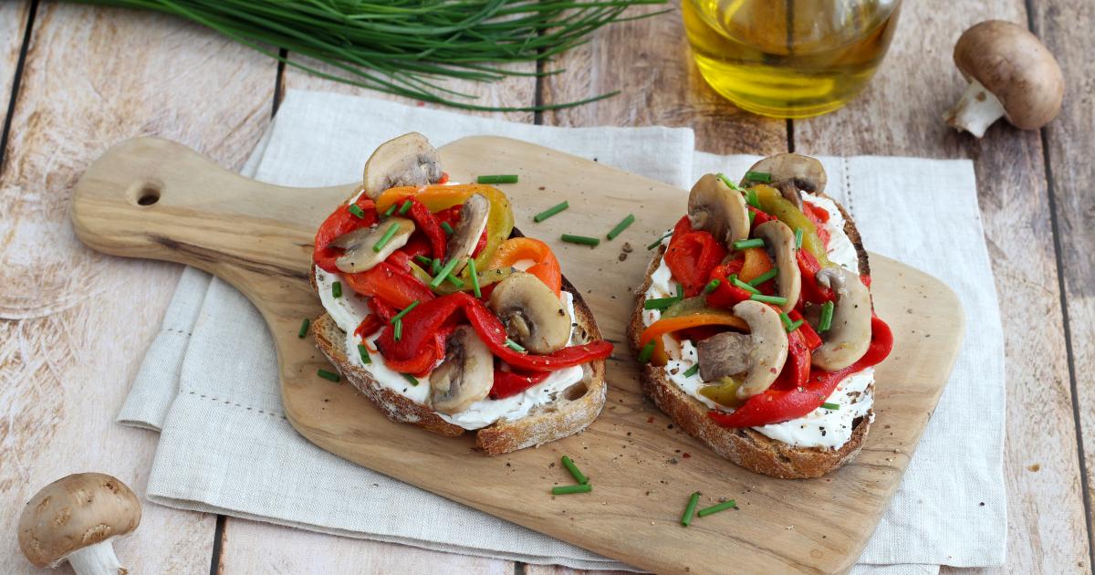 Recette Tartines au fromage frais poivrons grillés et champignons