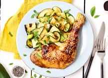 CUISSES DE POULET GRILLÉES, COURGETTES AU VINAIGRE