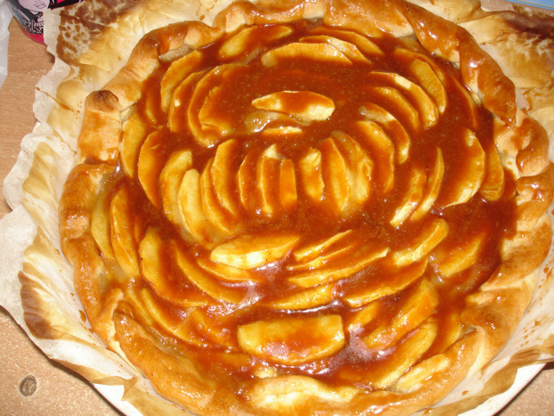 Recette - Tarte aux pommes et caramel beurre salé | 750g