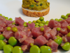 Tartare de canard au wasabi frais purée de petits pois