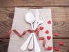 9 astuces toutes simples pour passer une super soirée de Saint Valentin à la maison