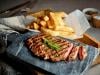 <p>Le steak frites : 70 058 hashtags - Adobestock</p>