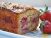 Cake aux fraises, miel et amandes