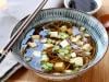 Bouillon de nouilles soba au tofu et ciboule