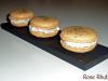 Macarons au saumon, crème de raifort à l'aneth