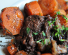 Daube de taureau oignons carottes persil mijoté au cognac et Vaqueyras