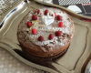 Gâteau aux framboises fourre au chocolat