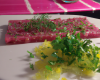 Tartare de magrets de canard fumé minute, nems de fenouil à la coriandre, vinaigrette de citron