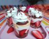 Verrines de fraises et chantilly au chocolat blanc rapides