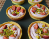 Tartelettes aux fraises et crème aux pistaches