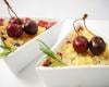 Crumble gourmand aux cerises et au miel