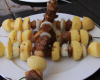 Brochettes de bœuf et pommes de terre marinés