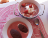 Soupe de fraise et quenelle de chocolat glacé