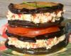 Millefeuille d'aubergines et fêta aux poivrons rouges