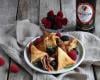 Samoussas de crêpes au rhum et compotée de fruits rouges