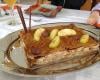 Gâteau de crêpes spéculos, pommes et caramel au beurre salé