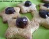 Biscuits au son d'avoine à la confiture de cerises noires