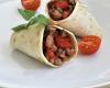 Petits chaussons de tortillas à l'agneau, tomate, oignon rouge et coriandre