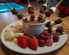 Crème anglaise chocolat spéculoos et brochettes de fruits