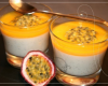 Verrine de panna cotta à la cardamome et gelée mangue passion