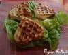 Gaufres au Roquefort Papillon à la mousse de poire sur lit de salade du jardin