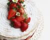 Biscuit succès aux amandes, crème vanille-mascarpone et fraises