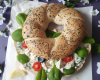 Bagel printanier au roquefort