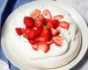 La pavlova : meringue, crème fouettée et fraises