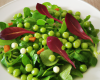 Salade de petits pois frais au mesclun