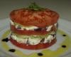 Mille-feuilles de tomates à la féta et aux concombres maison