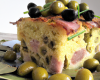 Cake lardons, fromage, olives vertes