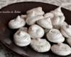 Meringues maison au chocolat râpé