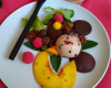 Salade de fruits exotiques, raviole chocolat, sorbet litchi