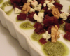 Salade de betterave au roquefort et aux noix, vinaigrette au pesto de pistache