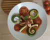 Verinne calamars à l'américaine, chèvre chorizo, courgette et tomate verte