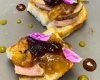 Tartine de foie gras, pétales de magret et farandole de compotées et Chutneys