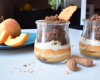 Verrine à la crème à la pâte à tartiner type nutella et crumble de spéculoos aux pêches