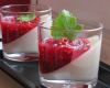 Panna cotta à la vanille et sa compotée de fruits rouges