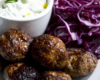 Koftas d'agneau avec tzatziki