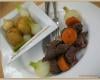 Daube au vin rouge & cocotte de grenailles et oignons