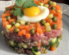 Tartare de légumes à la Fourme d'Ambert et œuf de caille poché