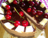 Cheesecake chocolat noir/cerises.