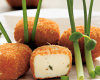 Croquette de brie et pousses de poireaux