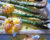 Œufs brouillés aux asperges et mouillettes de pain