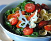 Salade de Farfalle aux tomates et aux épinards