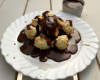 Choux sucrés au coulis de chocolats