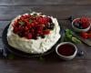 Pavlova aux fruits rouges et coulis au balsamique