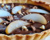 Tarte au chocolat, poudre de noisettes et poires