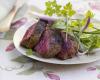 Onglet grillé, sauce barbecue et salade d'herbes