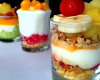 Verrine matinale : fruits frais, yaourt de qualité et granola au choix :